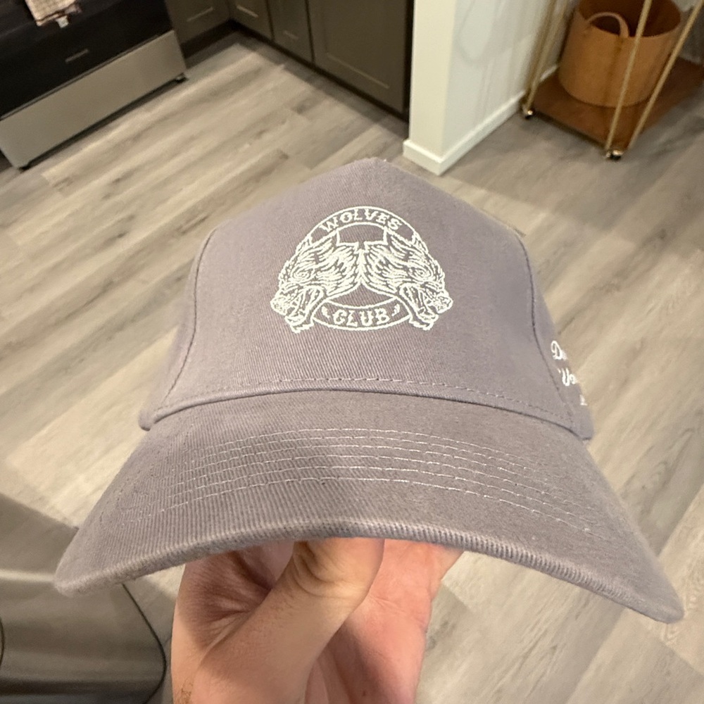 Wolves Hat - Picture 6 of 9